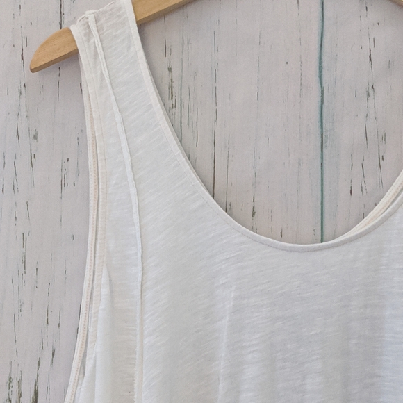 3/$20 Silence + Noise UO Oversized Swing Tank Top - Picture 4 of 8